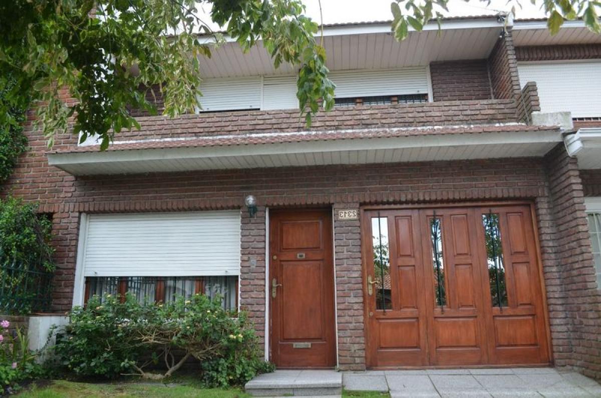 3 bedrooms House in Mar del Plata, Argentina No. 99019