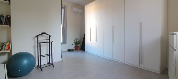 Дуплекс с 2 комнатами в Сан Мартино Сиккомарио, Италия № 233450 11