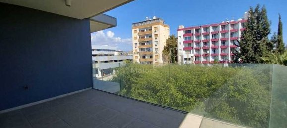 3 bedrooms Apartment in Limassol, Cyprus No. 10927 8