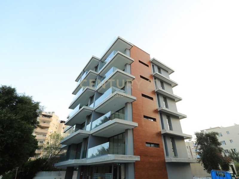 3 bedrooms Apartment in Limassol, Cyprus No. 10927