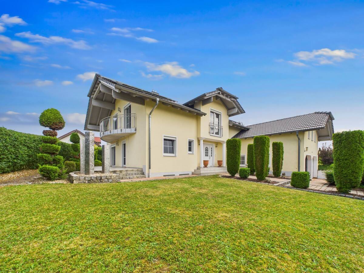 3 bedrooms House in Straubing-Bogen, Germany No. 340283