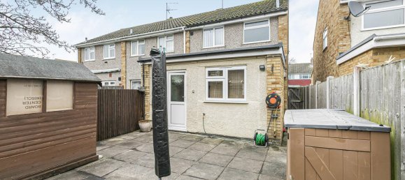 3 bedrooms Commercial property in Surrey, United Kingdom No. 8575 14