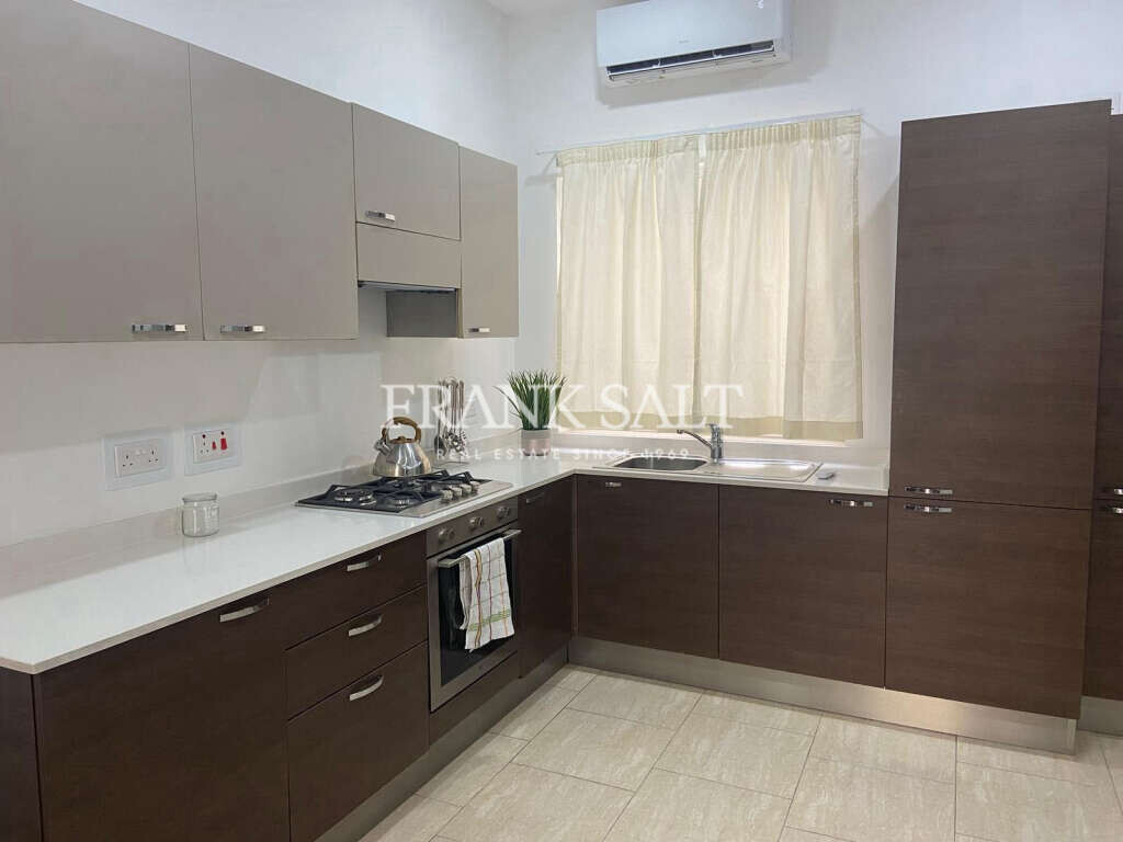 Квартира с 2 спальнями в Сиддживи, Мальта № 7666