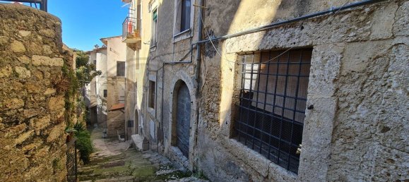 500m² Building in Arpino, Italy No. 104294 3