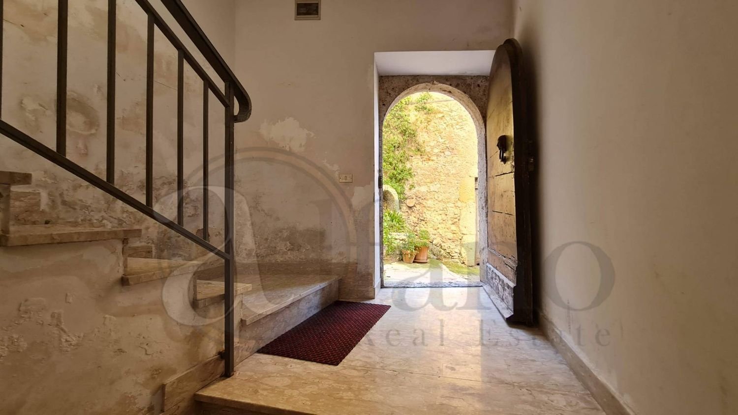 500m² Building in Arpino, Italy No. 104294