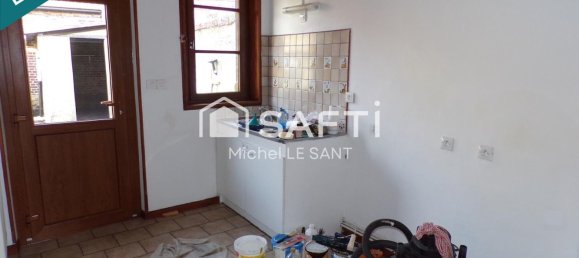 2 bedrooms House in Tricot, France No. 50329 2