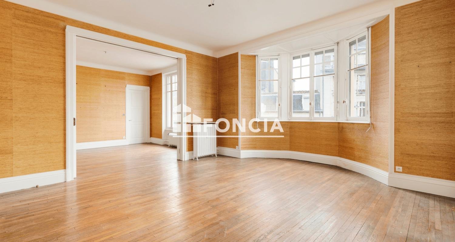 3 bedrooms Apartment in Nancy, France No. 159856