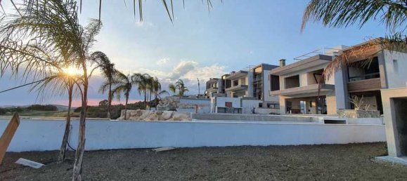 4 bedrooms House in Parekklisia, Cyprus No. 7455 8