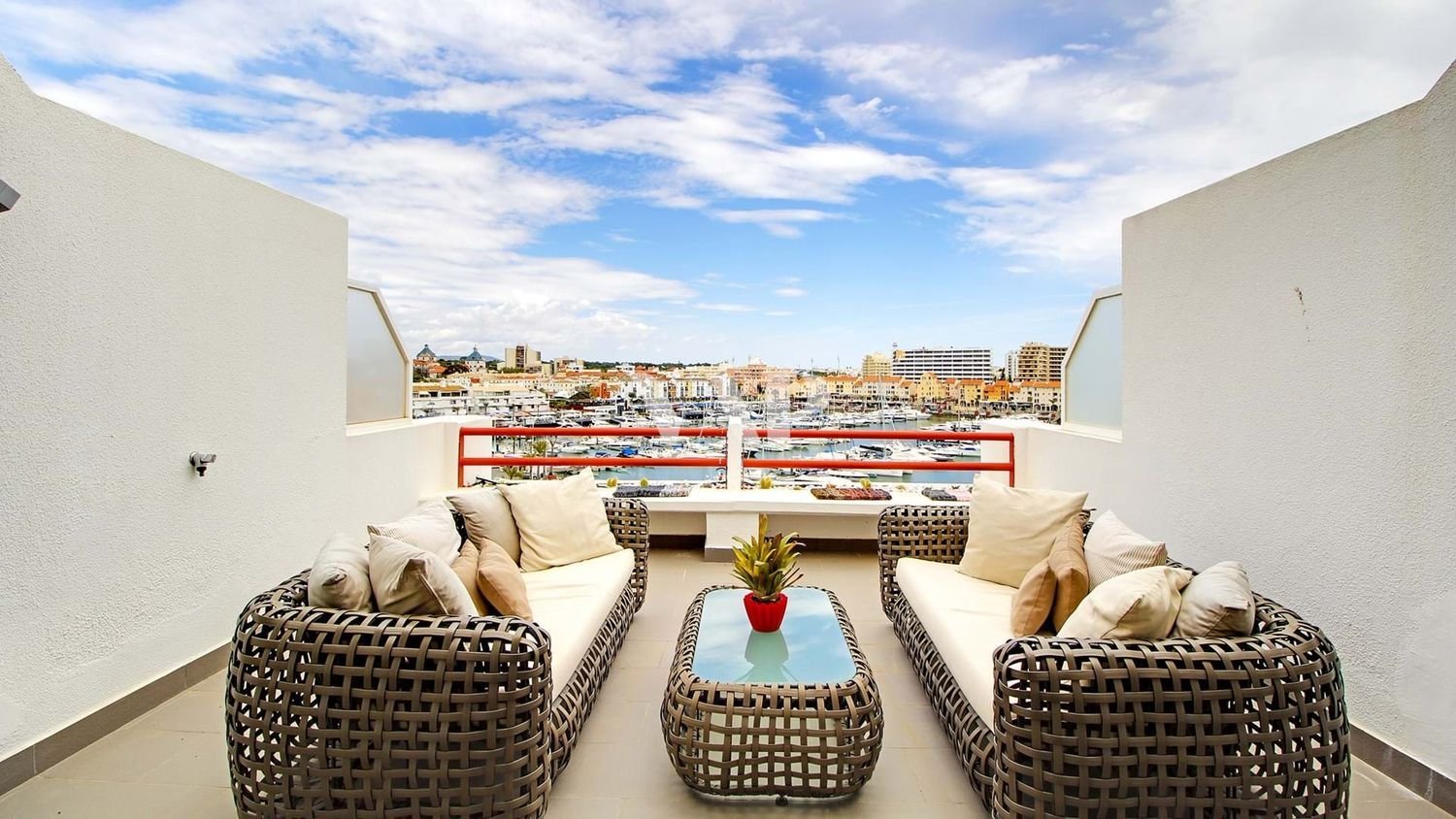 Apartamento de 2 dormitorios en Quarteira, Portugal No. 138725