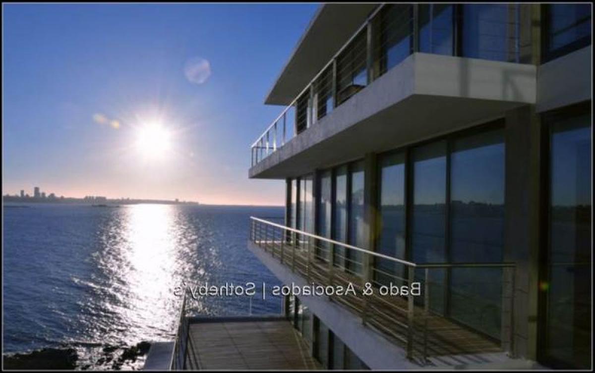 2 bedrooms Apartment in Montevideo, Uruguay No. 781