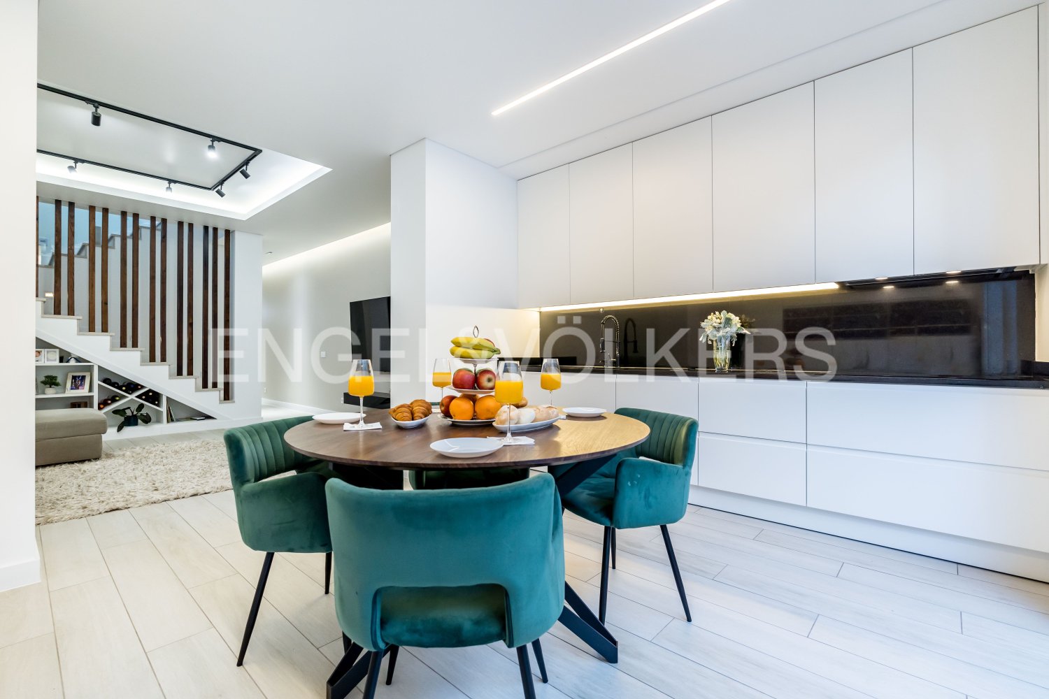 3 bedrooms Townhouse in Portimao, Portugal No. 155948