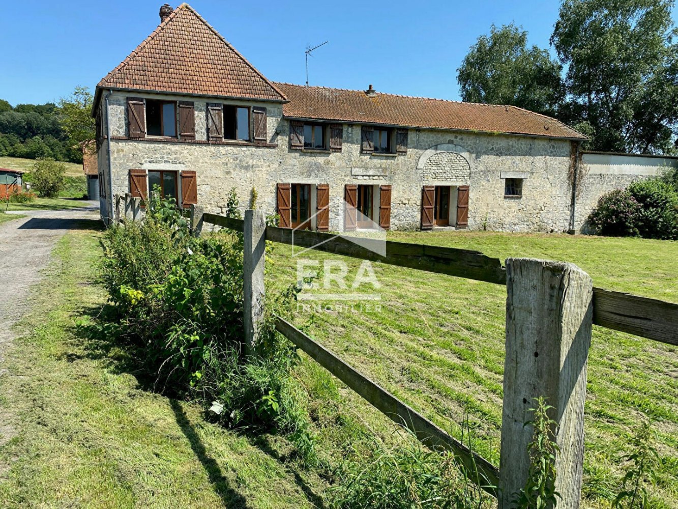  Land in Soissons, France No. 260234