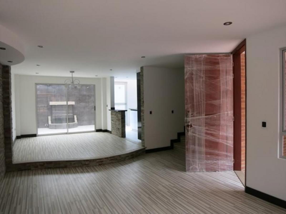 Casa de 3 dormitorios en Cundinamarca, Colombia No. 5157