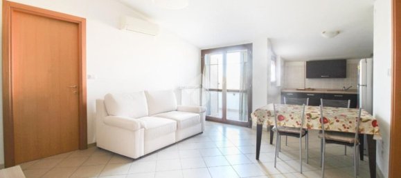 3 rooms Apartment in Montesilvano, Italy No. 215997 3