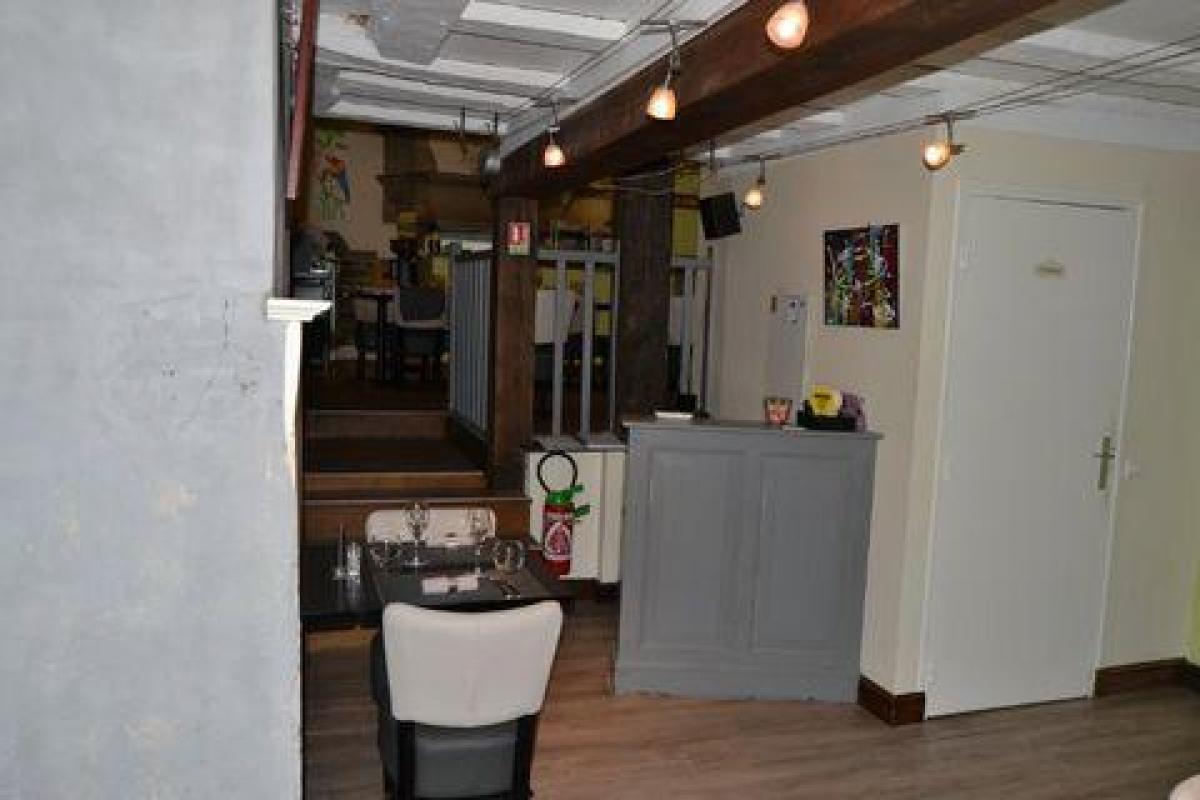  مكتب في Vitre, France 78متر مربع رقم 18058