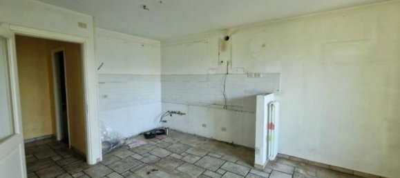 7-salle Appartement à Cuneo, Italy No. 47480 8