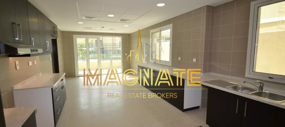 5 bedrooms Villa in Al Barsha, UAE No. 799 3