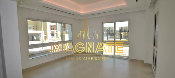 5 bedrooms Villa in Al Barsha, UAE No. 799 4