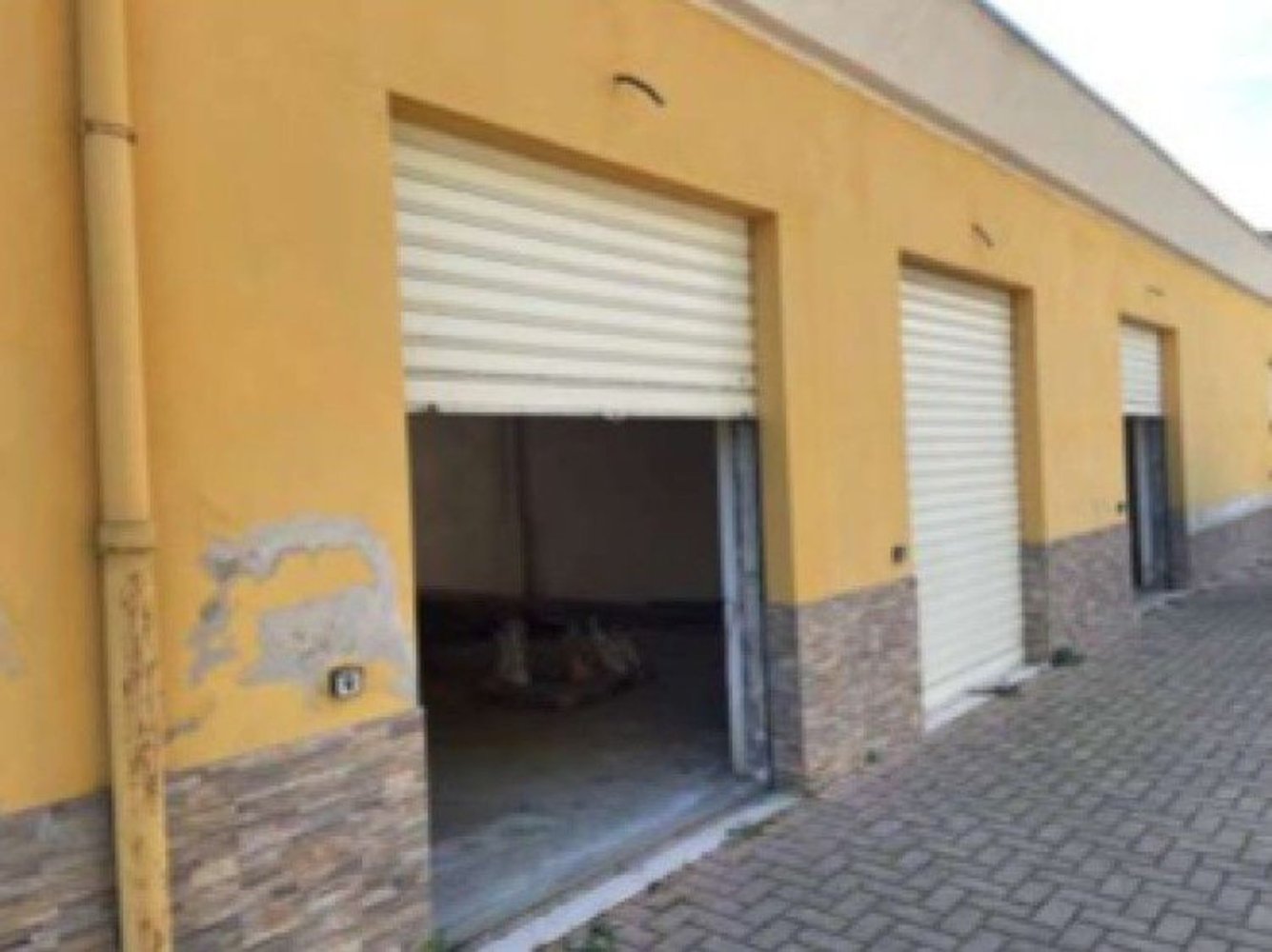 Gewerbliche Immobilie in Loreto Aprutino, Italy 79m², Nr. 312116