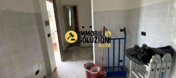 2-salle Appartement à Garbagnate Milanese, Italy No. 182638 6