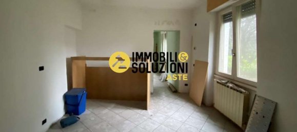 2-salle Appartement à Garbagnate Milanese, Italy No. 182638 29