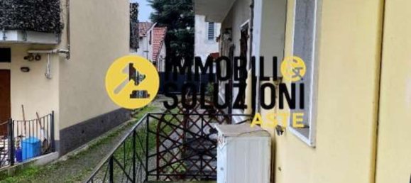 2-salle Appartement à Garbagnate Milanese, Italy No. 182638 3