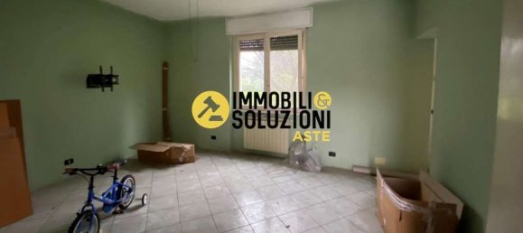 2-salle Appartement à Garbagnate Milanese, Italy No. 182638 8