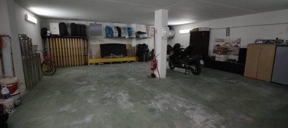 Гараж с 1 комнатой в Торторето, Италия № 177840 4