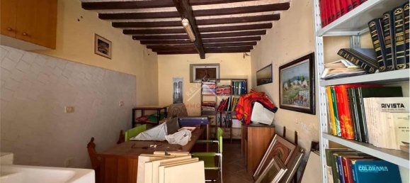 5-salle Appartement à Città di Castello, Italy No. 28185 26