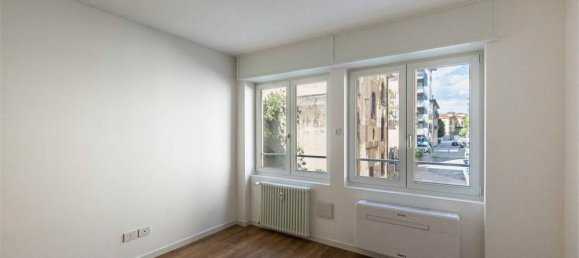 1 bedroom Apartment in Bergamo, Italy No. 283112 3