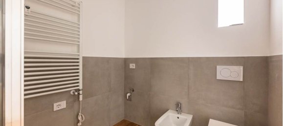 1 bedroom Apartment in Bergamo, Italy No. 283112 17
