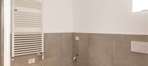 1 bedroom Apartment in Bergamo, Italy No. 283112 20