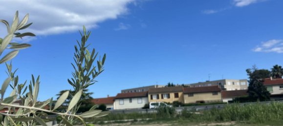 617m² Land in Saint-Esteve, France No. 113800 3