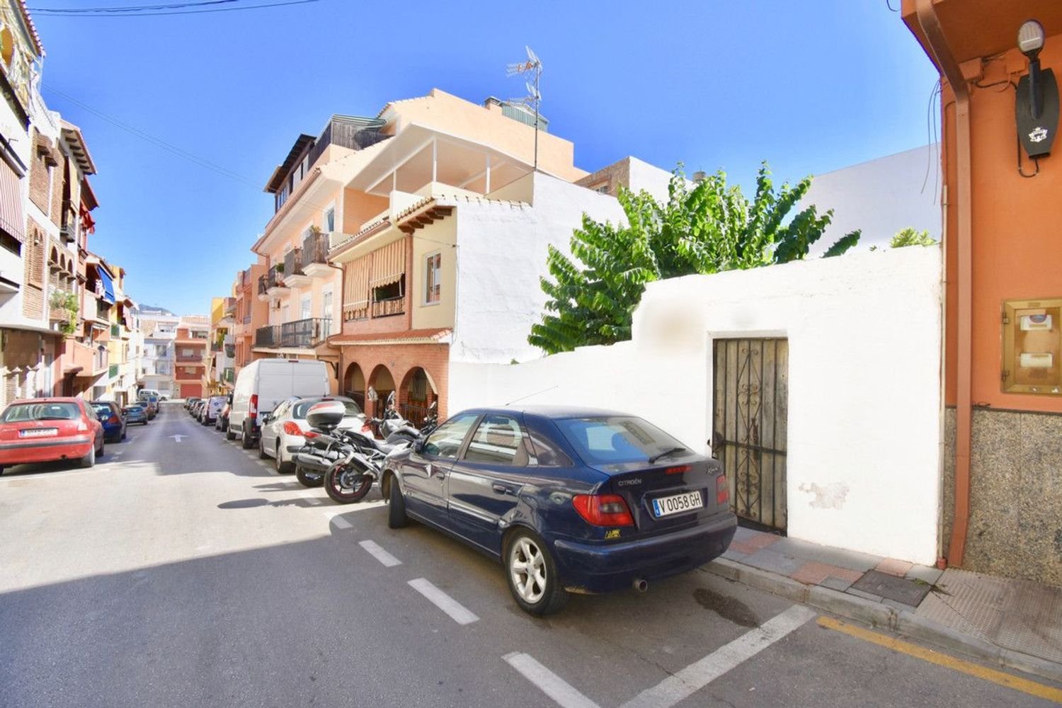  قطعة أرض في Mijas, Spain 126متر مربع رقم 64112