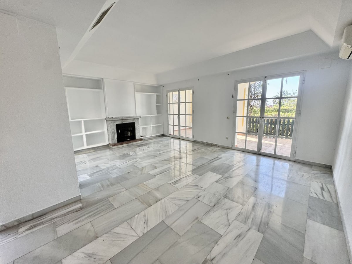 3 Schlafzimmer Villa in Estepona, Spain, Nr. 24564