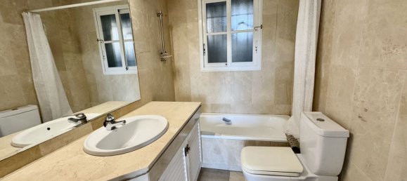3 Schlafzimmer Villa in Estepona, Spain, Nr. 24564 2