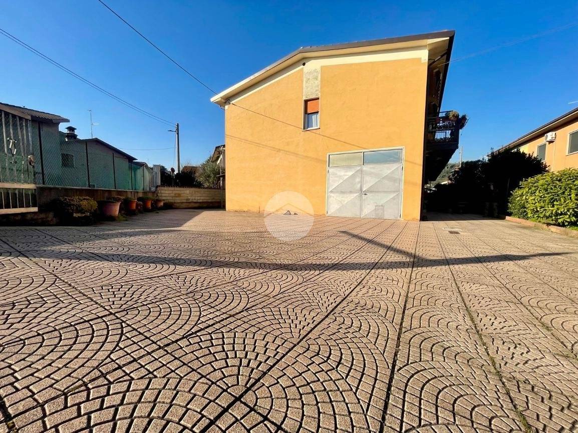 Villa de 5 dormitorios en Ospitaletto, Italy No. 167165