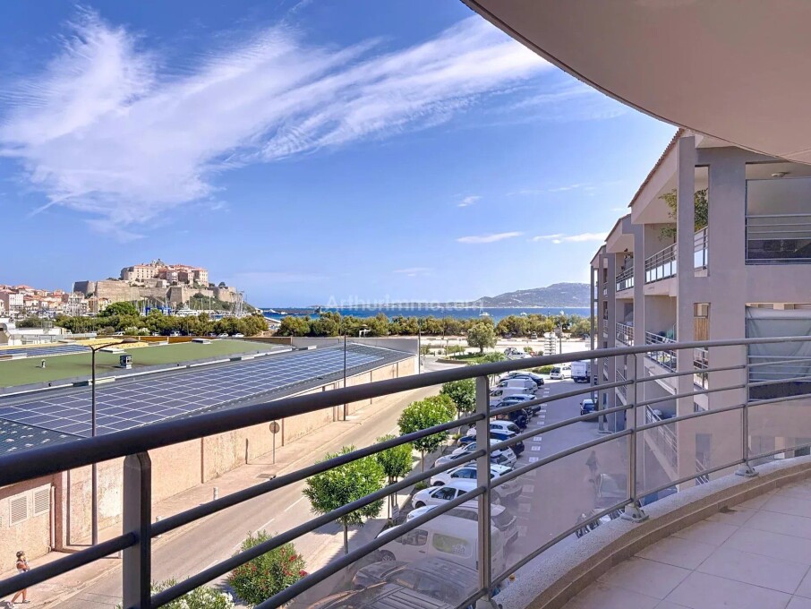 3-salle Appartement à Calvi, France No. 317255