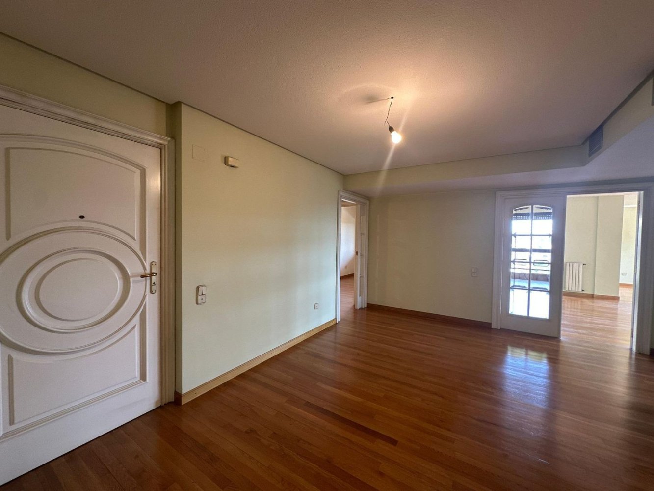 4 bedrooms Apartment in Zaragoza, Spain No. 195902