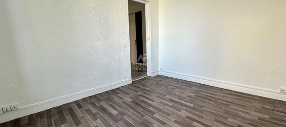 1 bedroom Apartment in Poissy, France No. 171256 3