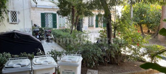 1 room Commercial property in Naples, Italy No. 315837 2