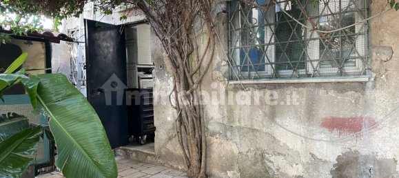 1 room Commercial property in Naples, Italy No. 315837 3