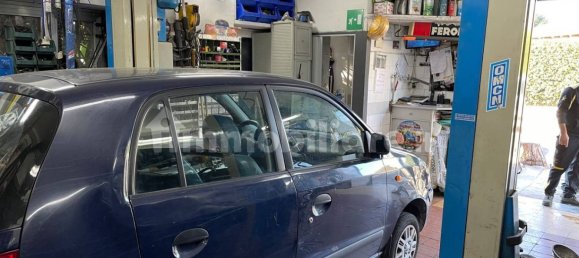 1 room Commercial property in Naples, Italy No. 315837 6