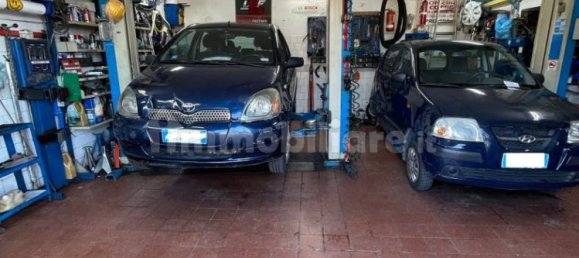 1 room Commercial property in Naples, Italy No. 315837 4