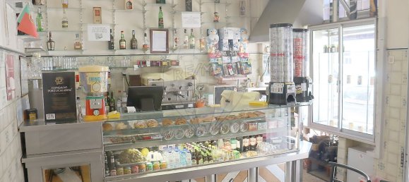 78m² Commercial property in Amadora, Portugal No. 58351 8