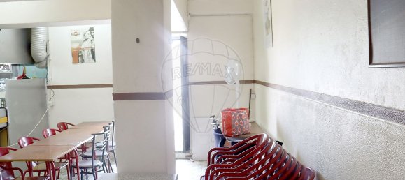 78m² Commercial property in Amadora, Portugal No. 58351 17