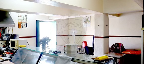 78m² Commercial property in Amadora, Portugal No. 58351 15