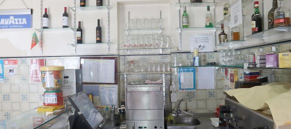 78m² Commercial property in Amadora, Portugal No. 58351 7