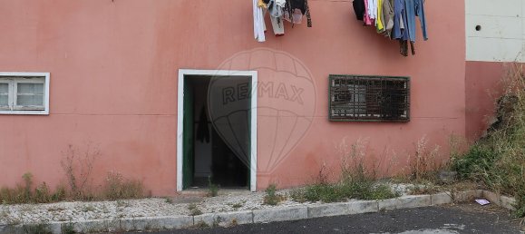 78m² Commercial property in Amadora, Portugal No. 58351 22