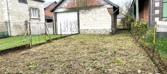 Studio in Auxon, France No. 41269 2